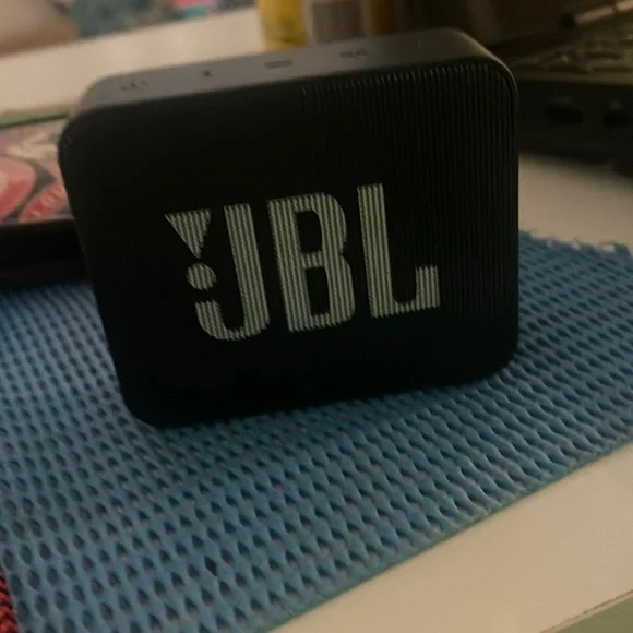 Jbl - Picture 1 of 2